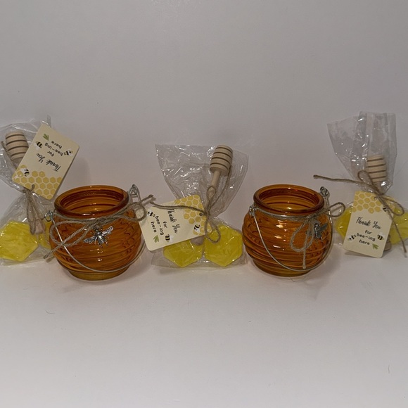 5 piece Thank you for Bee-in Here Party Favors Candly Holders and hand soaps New - Picture 3 of 12